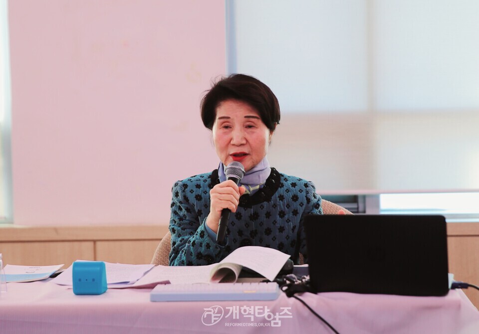 총신대 신대원 총여동문회 제2회 여성사역세미나 모습