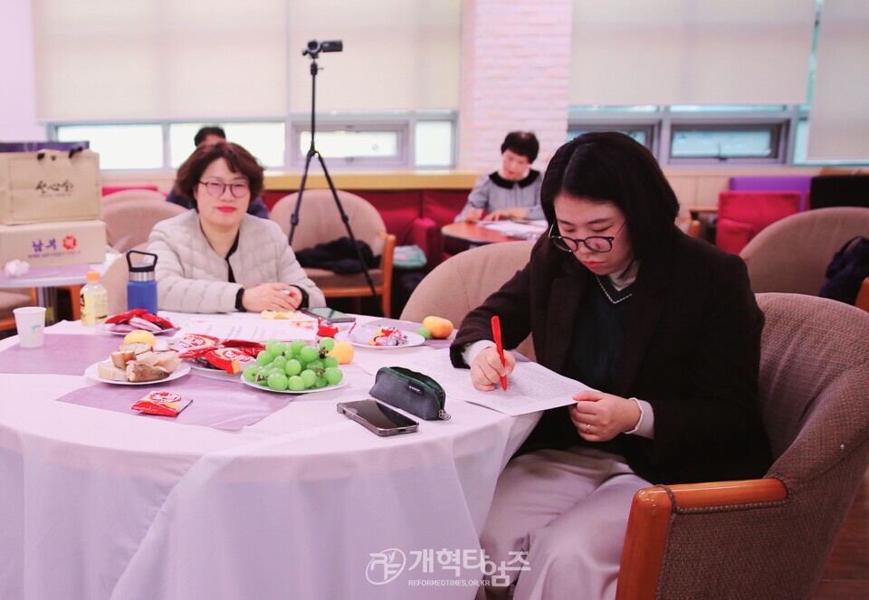총신대 신대원 총여동문회 제2회 여성사역세미나 모습
