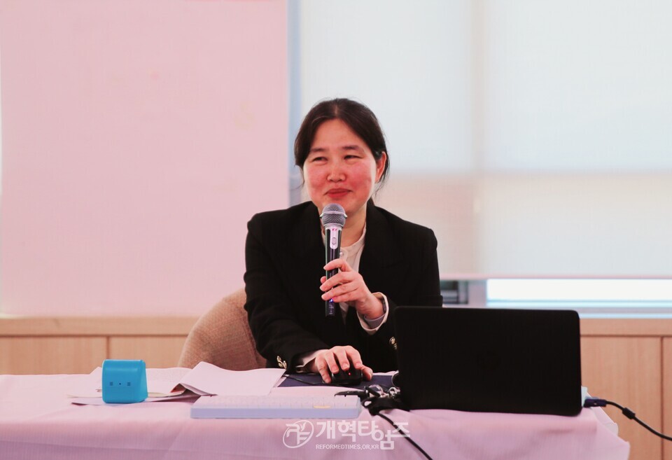 총신대 신대원 총여동문회 제2회 여성사역세미나 모습