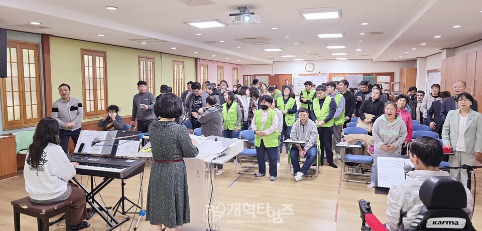 총신대 신대원 총여동문회 신미애 목사, 여성사역세미나 모습