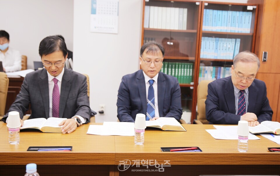 총회교회종합지원센터위원회, 첫 전체회의 모습