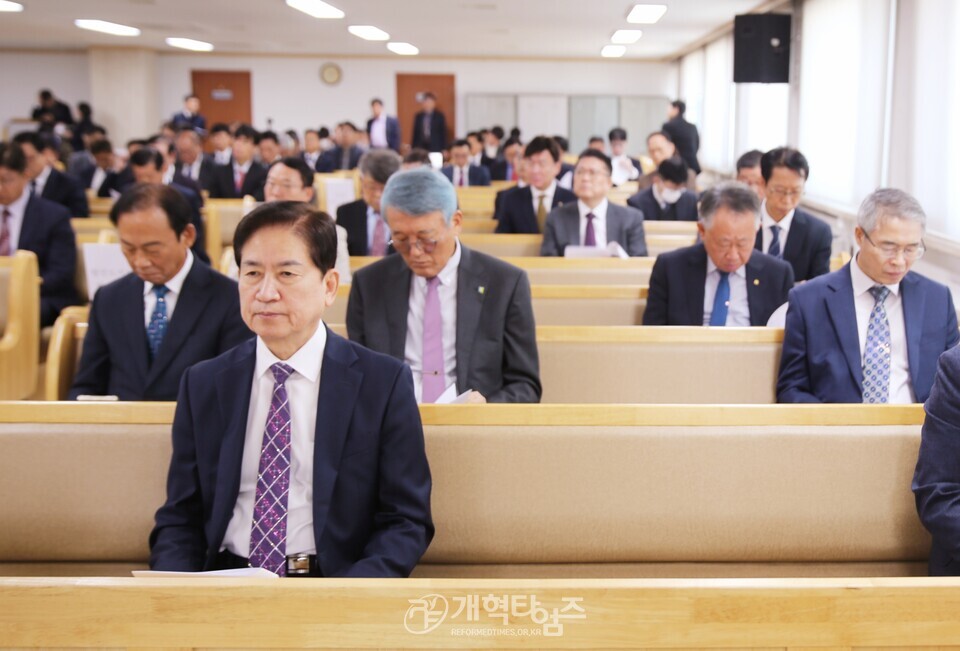 제110회기 총회상설위원회 및 특별위원회 조직 구성 전체회의 모습