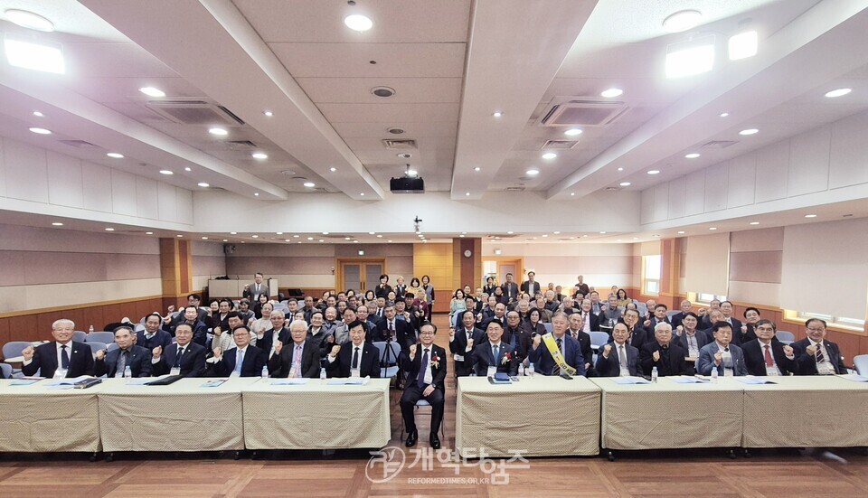 제17회기 수원지역장로회 14차 부부수련회 모습