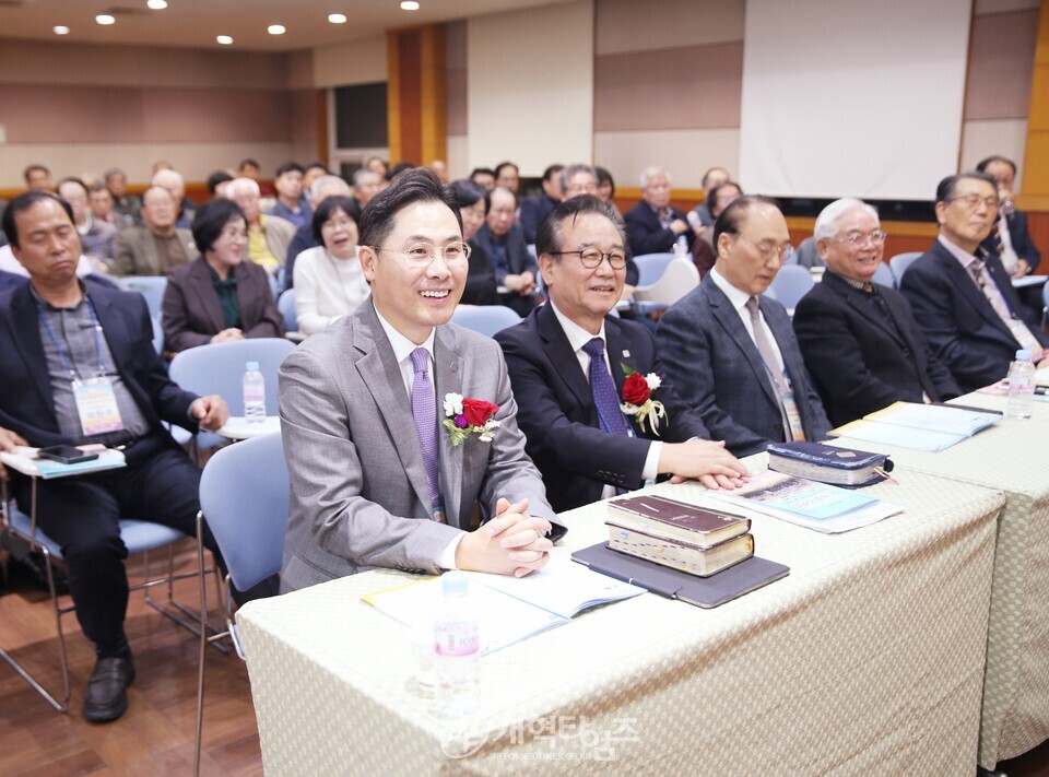 제17회기 수원지역장로회 14차 부부수련회 모습