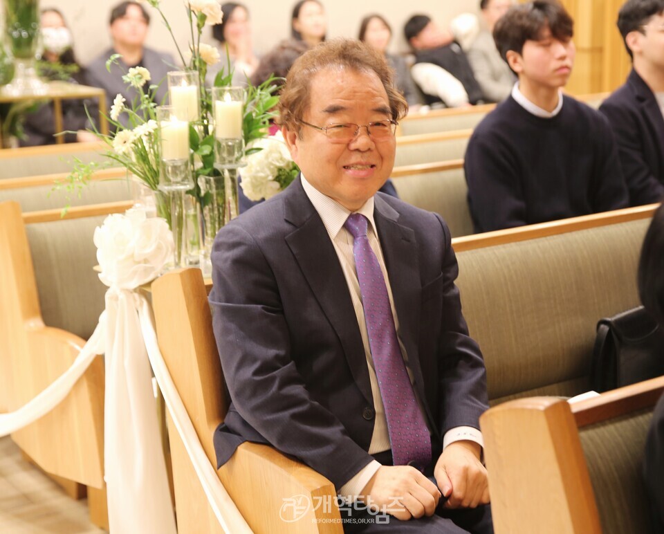 전 총회 감사부장 김경환 목사, 아들 결혼 예배 모습