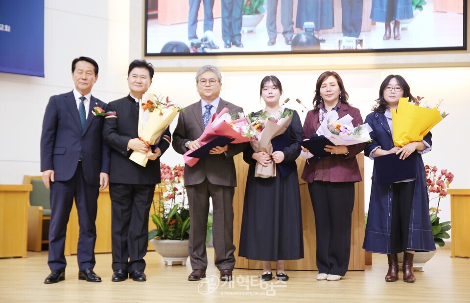 10기독신문사,「기독신문 창간 60주년 기념 감사예배」모습