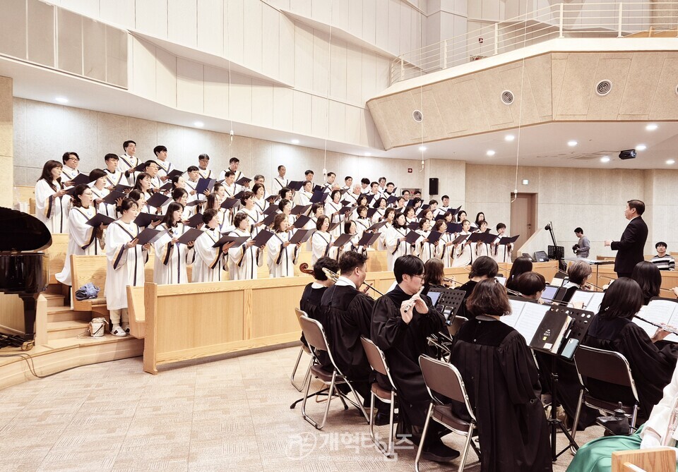 혜림교회, 임직 및 은퇴 감사예배 모습