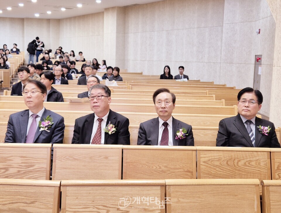 혜림교회, 임직 및 은퇴 감사예배 모습