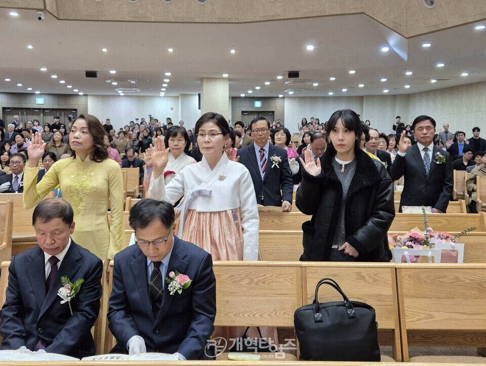 혜림교회, 임직 및 은퇴 감사예배 모습