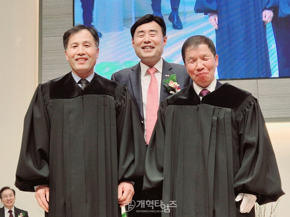 혜림교회, 임직 및 은퇴 감사예배 모습