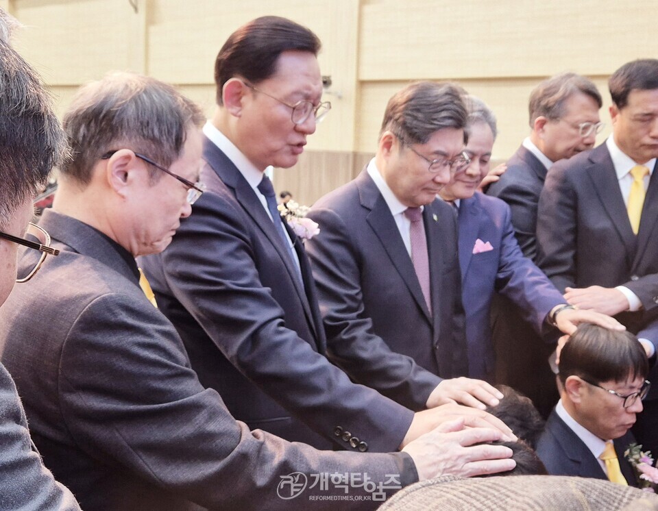 영광대교회,「교회 설립 120주년 감사 직분자 은퇴 및 임직식」모습