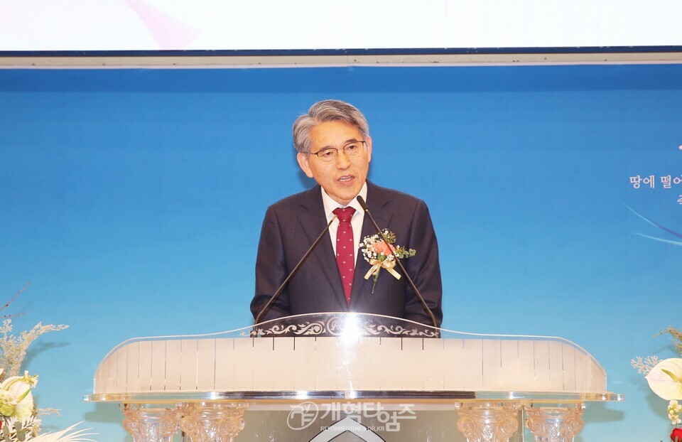 한밀교회, 심수명 원로 목사 추대 및 신임 담임목사 위임 감사예배 모습