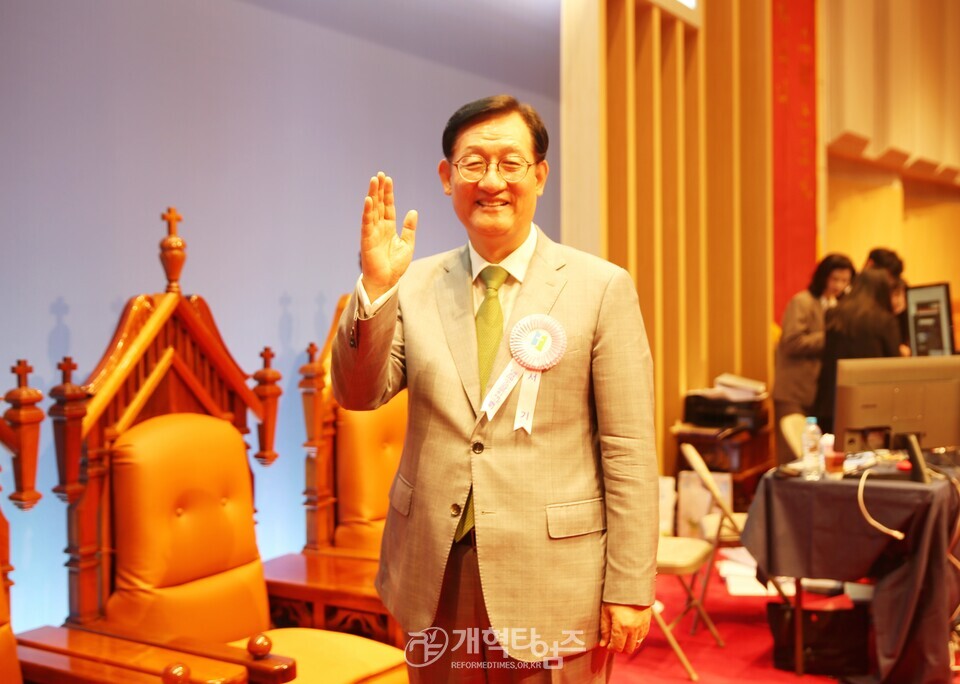 110회 총회 서기 김용대 목사 모습