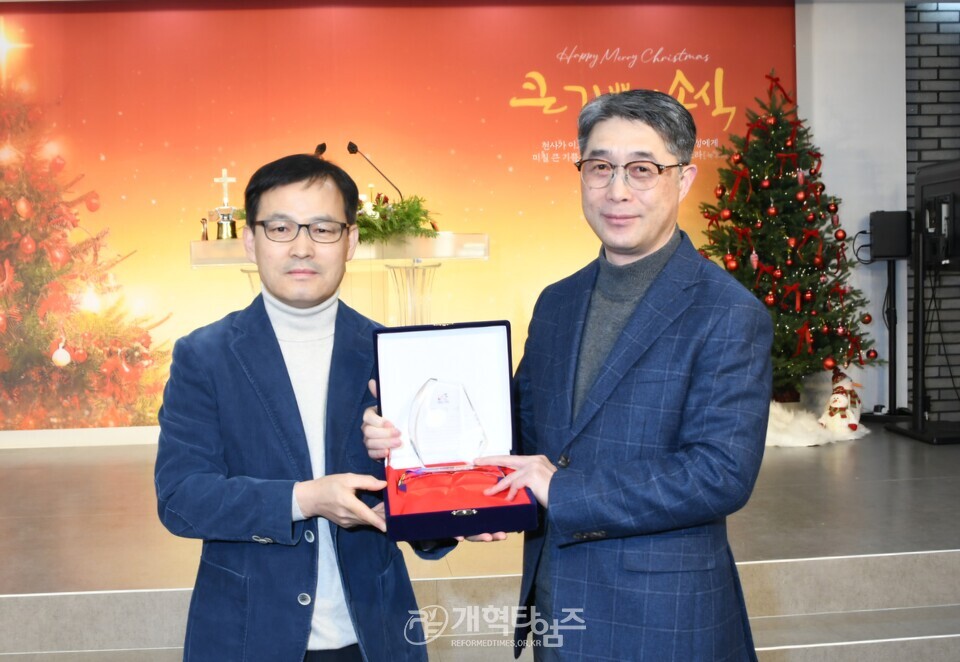 노원 주사랑교회, 소외 계층에 사랑의 쌀 전달 모습