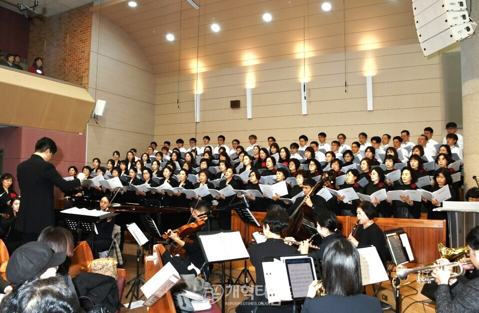 충정교회, 옥성석 원로 목사 추대 및 담임 목사 위임 감사예배 모습