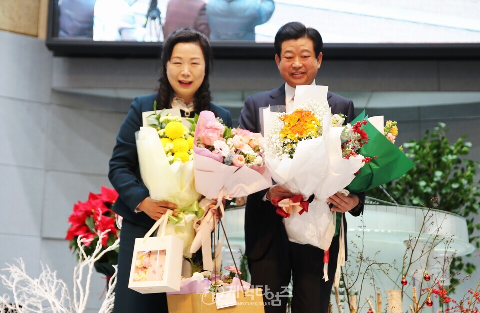 꽃동산교회, 김종준 원로 목사 추대ㆍ담임 목사 위임 및 장로 은퇴 감사예배 모습