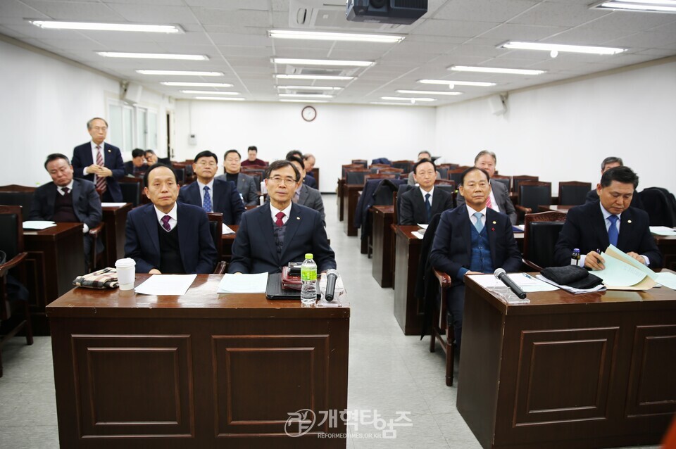 제55회기 전국장로회, 5개 지역장로회 회장 및 특별위원장 연석회의 모습