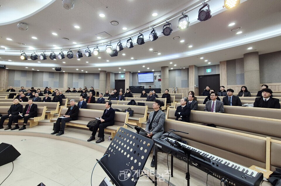 총회 여성사역자위원회, 헌법 개정 수의를 위한 충청ㆍ대전권역 설명회 모습