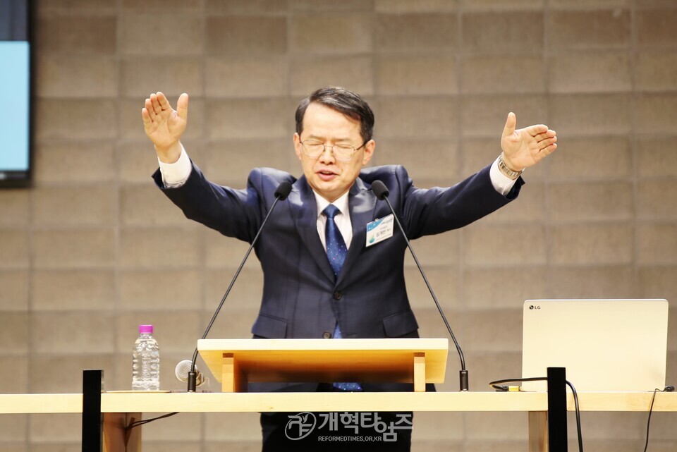 교육부 미래교육위원회, 「2026 스말로그 교사대학 개강식 및 리더 위촉식」 모습