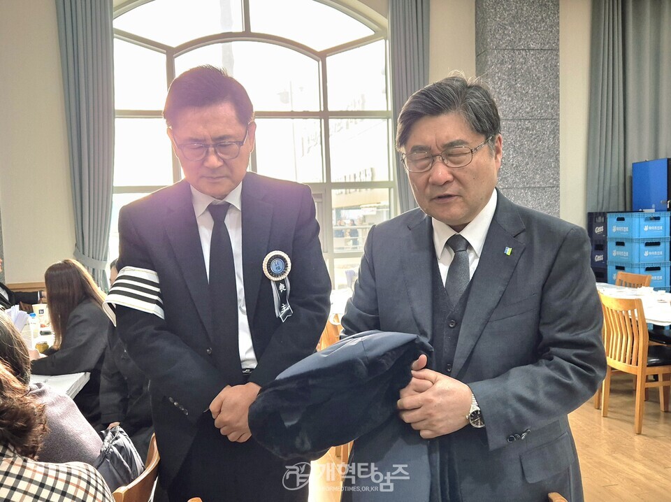 직전 총회 부서기 서만종 목사 모친상 모습