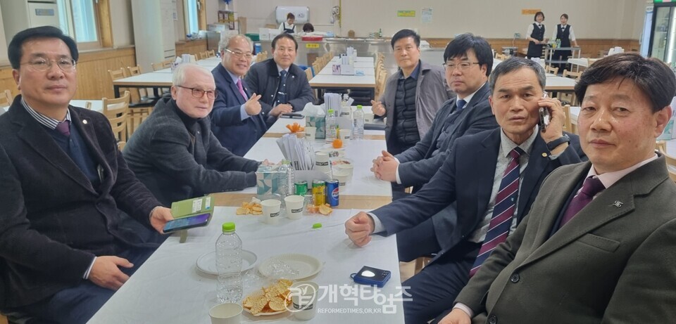 직전 장로 부총회장 김형곤 장로 부친상 모습