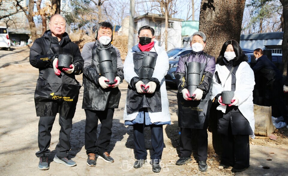 서울ㆍ서북지역장로회, 달터마을 사랑의연탄 나누기 모습
