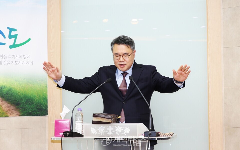 총회장 장봉생 목사, 대구수성노회 성덕교회 방문 모습