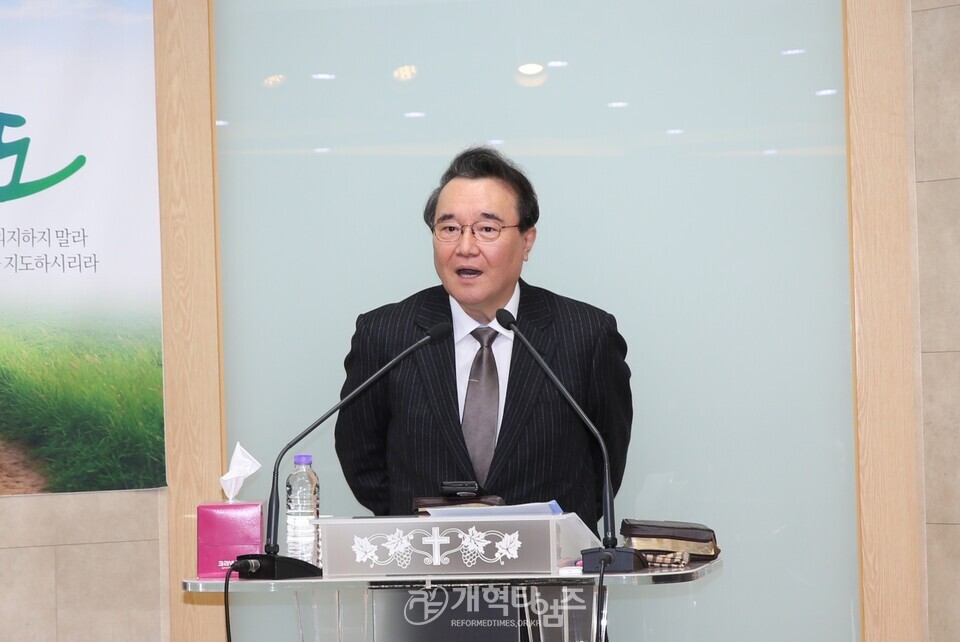 총회장 장봉생 목사, 대구수성노회 성덕교회 방문 모습