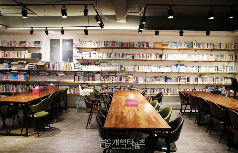 총회장 장봉생 목사, 대구수성노회 성덕교회 방문 모습