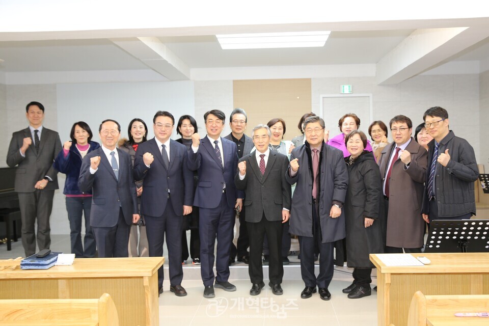 총회징 장봉생 목사, 대구 평화교회 격려 방문 모습