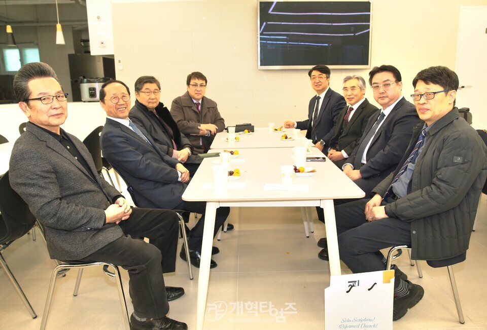 총회징 장봉생 목사, 대구 평화교회 격려 방문 모습