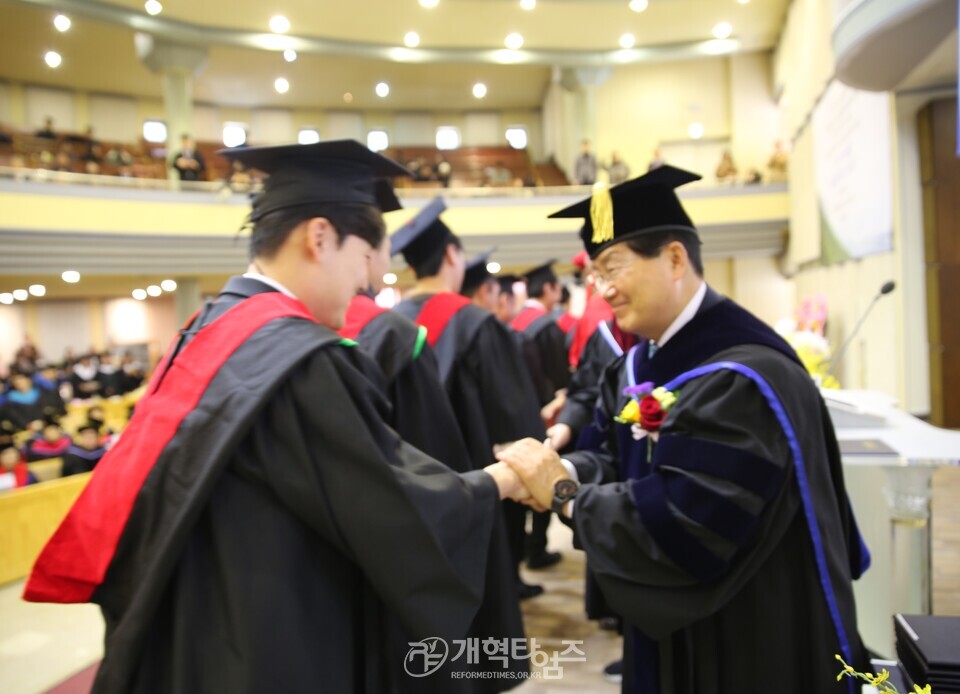 광신대, 2025학년도 전기 졸업예배 및 학위수여 모습