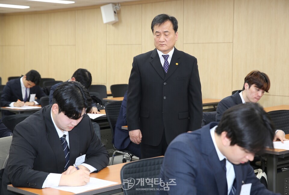 총회 고시부, 2026년도 군목 후보생 강도사 고시 모습