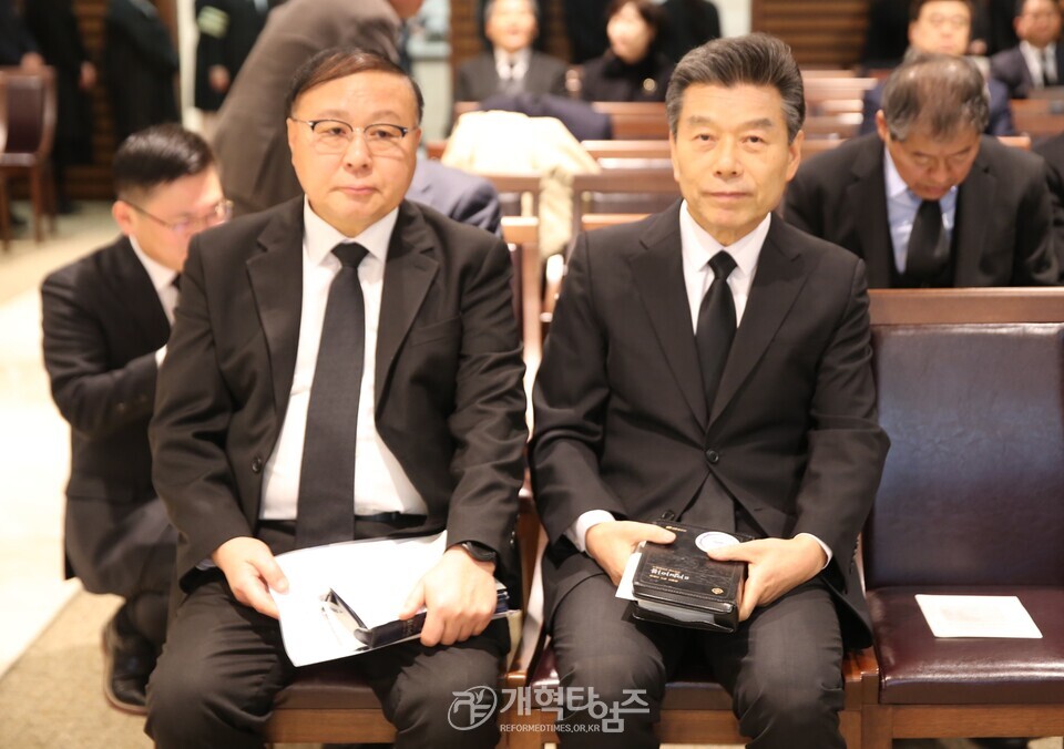 총회장 장봉생 목사, 모친 故 이상운 권사 장례예배 모습