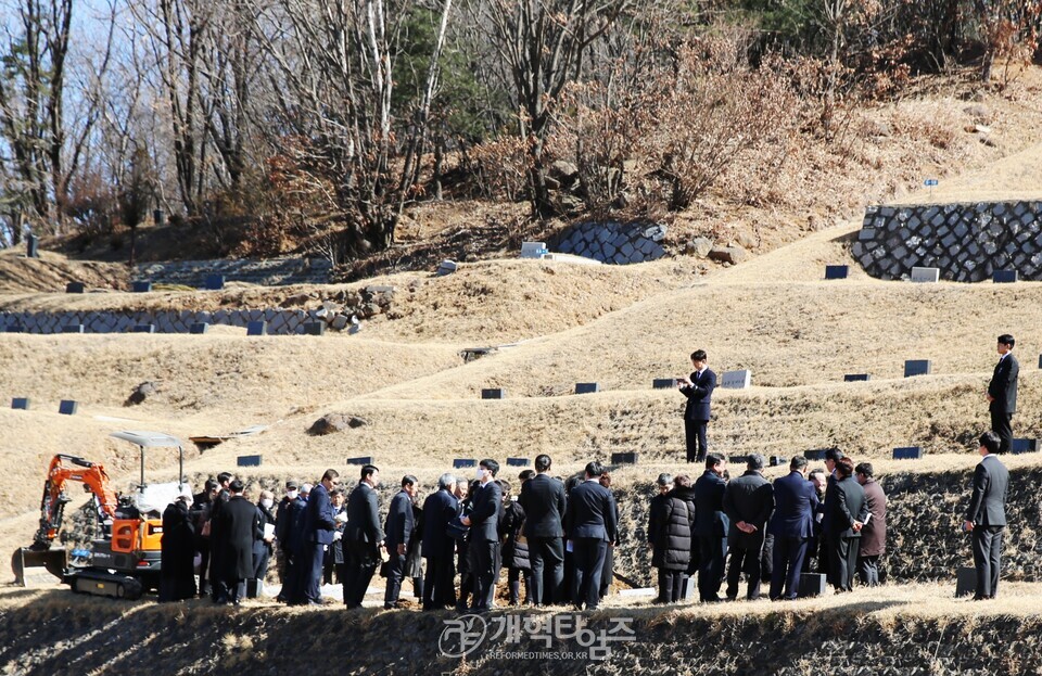 총회장 장봉생 목사, 모친 故 이상운 권사 장례예배 모습