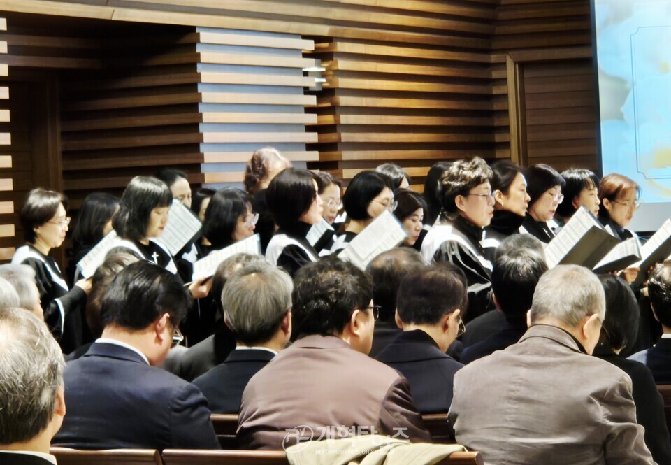 총회장 장봉생 목사, 모친 故 이상운 권사 장례예배 모습