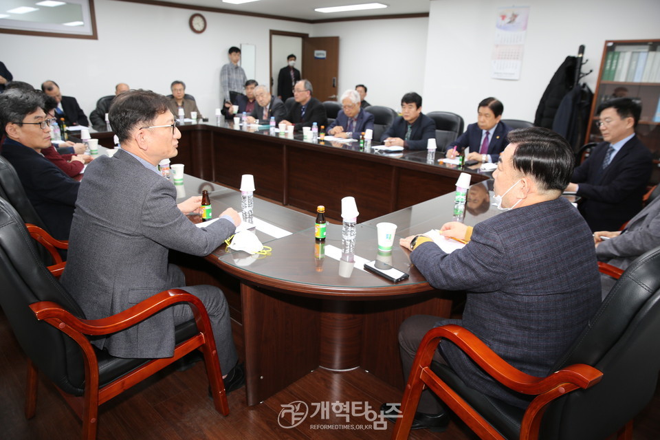 한국교회총연합, 긴급 총무단 연석회의 모습