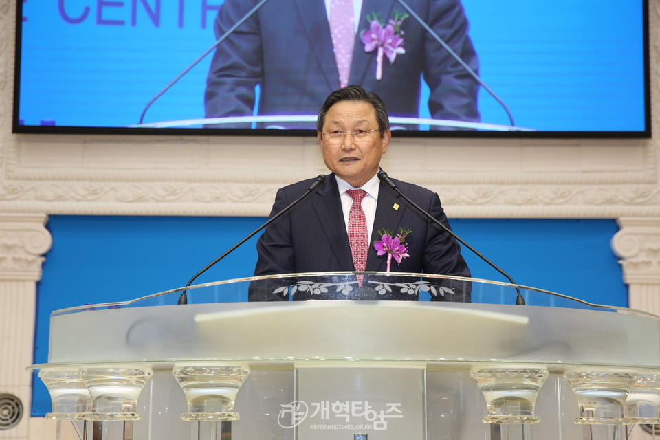 (가칭) 함흥노회 분립예배, 축사를 하는 총회 부총회장 윤선율 장로 모습