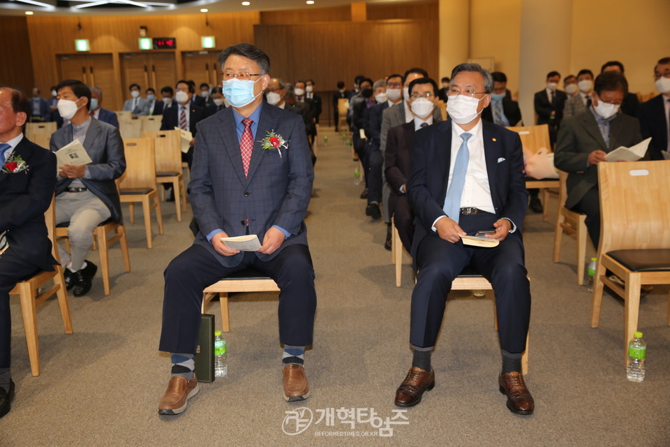부․울․경 교직자협의회 제30회기 정기총회, 상임부회장 김종혁 목사, 김경환 장로 모습