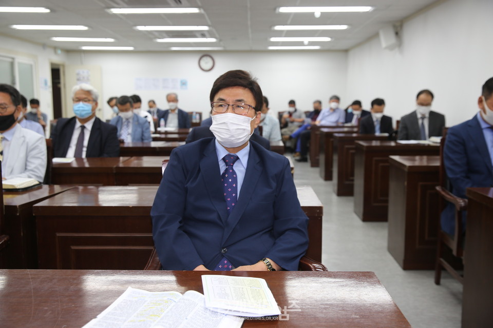 삼산노회(윤남철 목사측) 분립예배 모습