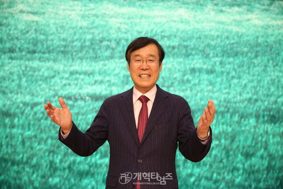 주다산교회 권순웅목사 모습