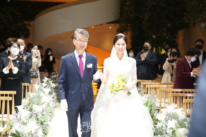 신종철 목사 장녀 신진주 양 결혼 예식, 신부입장 모습