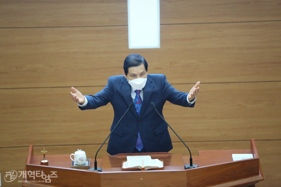 육군종합행정학교 남성대교회 군종사관반 파송감사예배, 총회총무 고영기 목사 모습