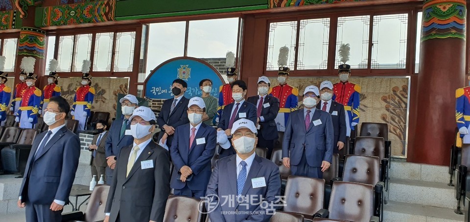소강석 목사, 이영훈 목사, 고영기 목사 화랑제 참관 모습