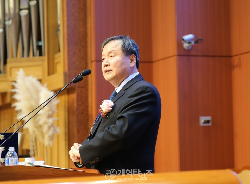 총신대신대원총동창회, 94회주관 홈커밍데이, 후원이사장 황재열 목사 모습