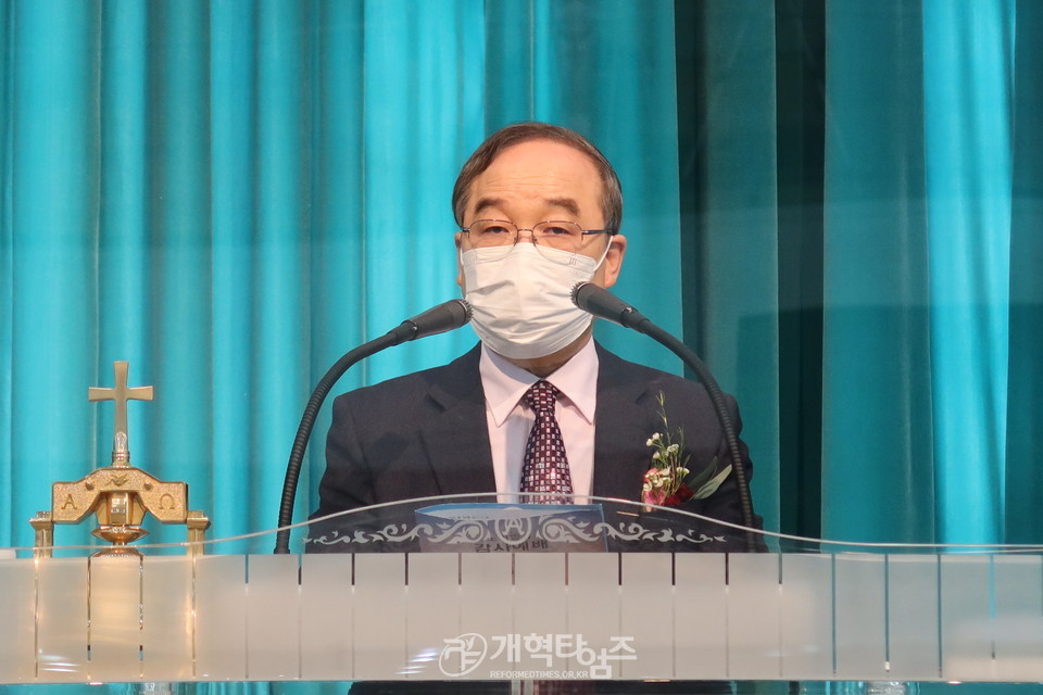 경기동부와 경기중앙, 경기동중노회로 합병감사예배 모습