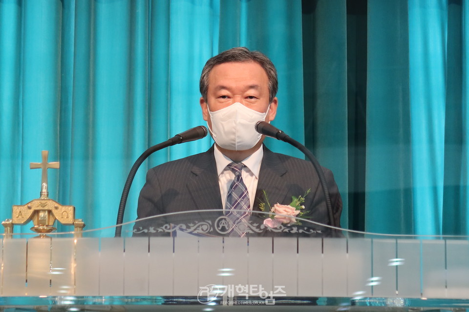 경기동부와 경기중앙, 경기동중노회로 합병감사예배 모습