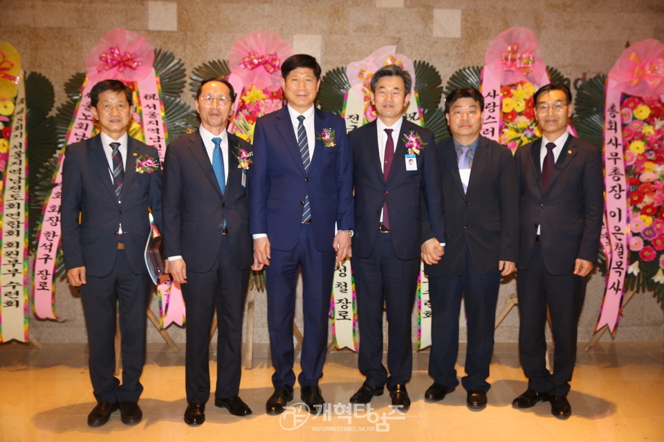 서울지역남전도회연합회 제8회기 회원부부수련회 모습