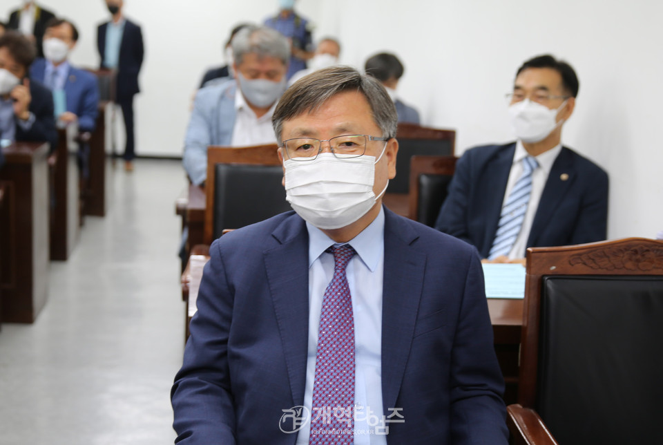 전국남전도회연합회 제41회 회장으로 선출된 반재부 장로 모습