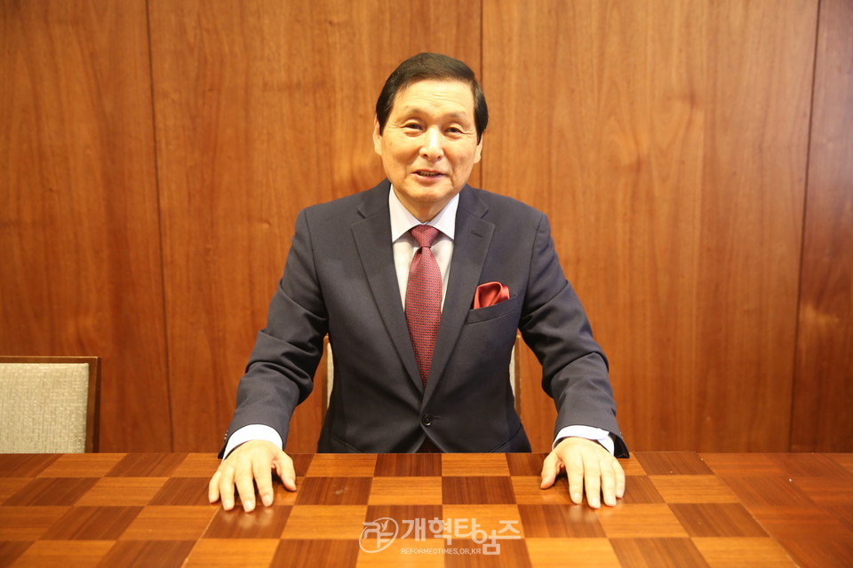 한국장로교회 총회 설립 110주년 기념대회 관련 고영기 목사 인터뷰 모습